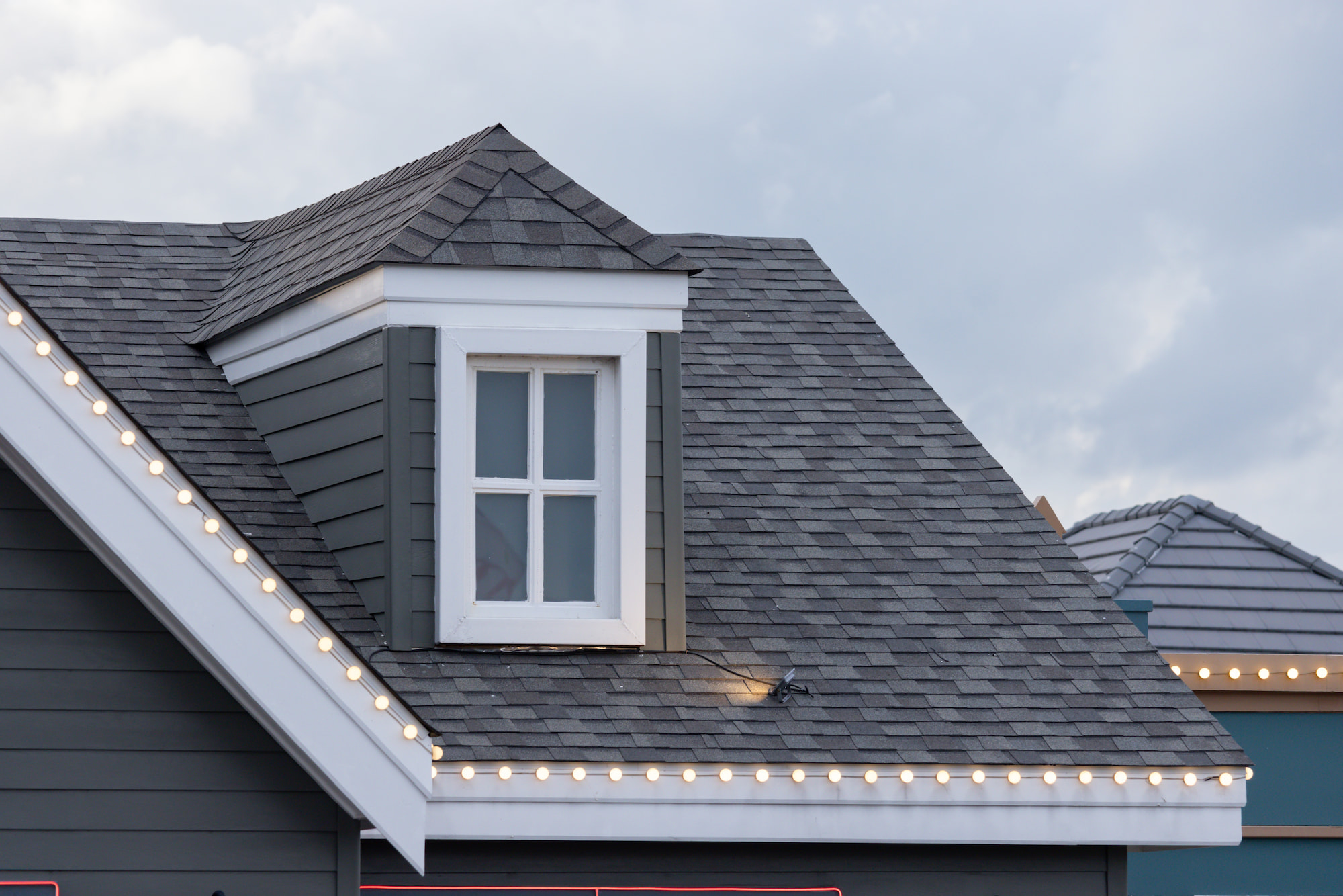 A great tiled roof.